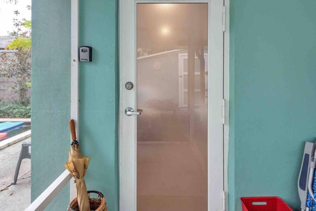 Charming Studio W Pool One Mile To Beach Pets Welcome Lake Worth Beach Extérieur photo