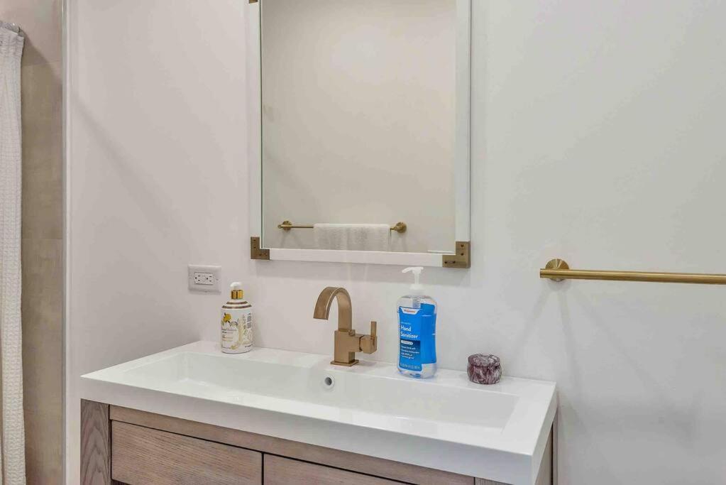 Charming Studio W Pool One Mile To Beach Pets Welcome Lake Worth Beach Extérieur photo