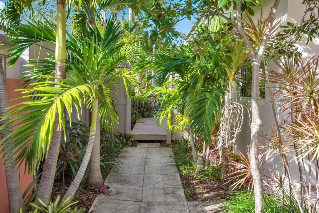 Charming Studio W Pool One Mile To Beach Pets Welcome Lake Worth Beach Extérieur photo